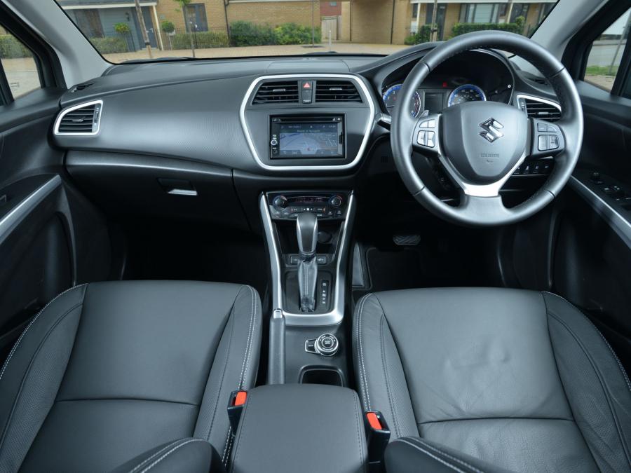 Suzuki SX4 S-Cross 2013 года  (UK) (фото 15 из 19)